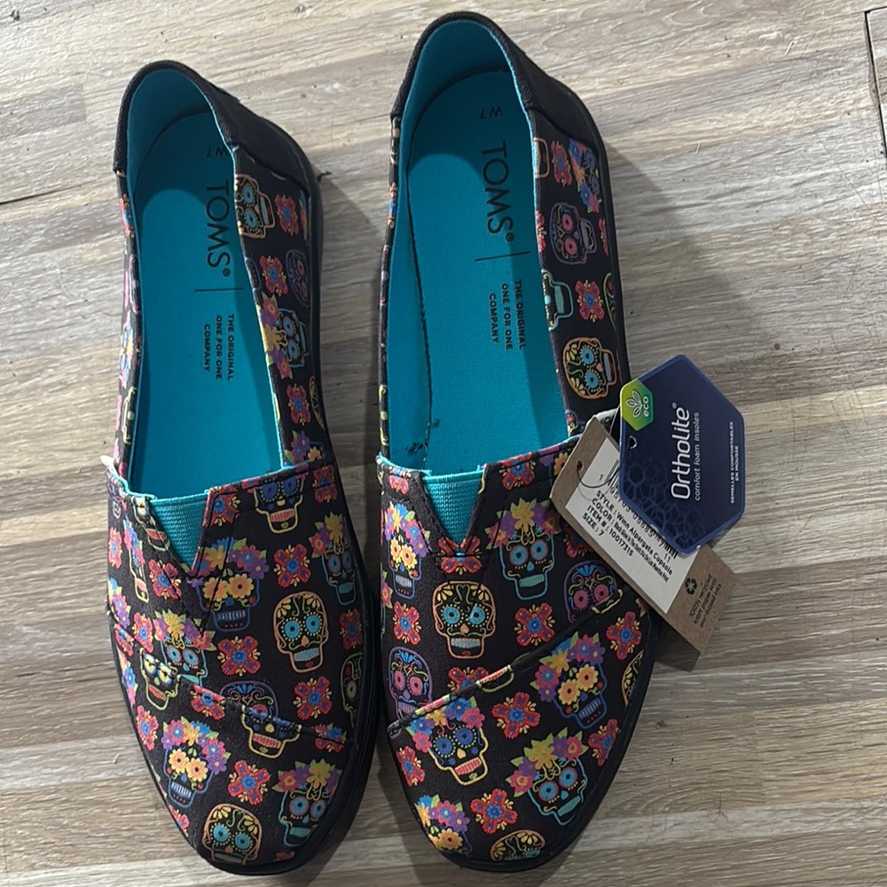 Toms Black Flats with Colorful Dia de Los Muertos glow in the dark  Design